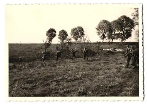 10 Fotografien unbekannter Fotograf, Ansicht Gemünda, Bundeswehr-Übung an der DDR-Zonengrenze teilweise im Winter