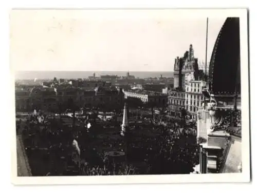 9 Fotografien unbekannter Fotograf, Ansicht Buenos Aires, Zeppelin - Luftschiff über der Stadt, Südamerika-Fahrt