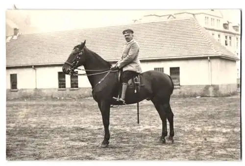 5 Fotografien 1.WK, Ansicht Posen, Hauptmann Gustav Stengel zu Pferd und nebst Stabs-Offzieren um 1914