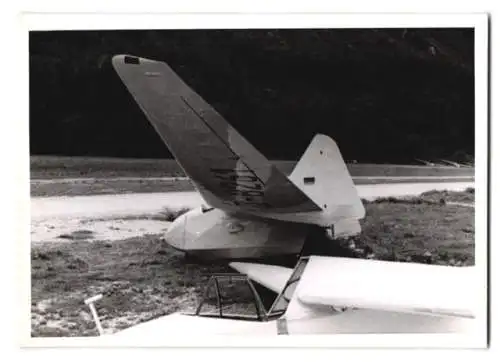 4 Fotografien Ansicht Kirchheim / Teck, Segelflugplatz Hahnweide, Segelflugzeug mit kurzem Doppelleitwerk