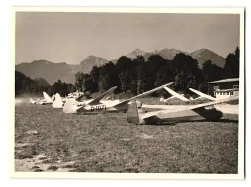 7 Fotografien Ansicht Kirchheim / Teck, Segelflugplatz Hahnweide, Flugplatz mit vielen Segelflugzeugen