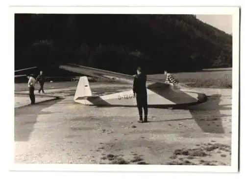 11 Fotografien Ansicht Kirchheim / Teck, Segelflugplatz Hahnweide, Segelflugzeuge auf dem Flugplatz