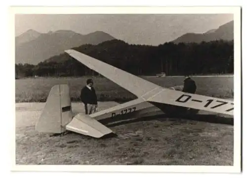 11 Fotografien Ansicht Kirchheim / Teck, Segelflugplatz Hahnweide, Segelflugzeuge auf dem Flugplatz