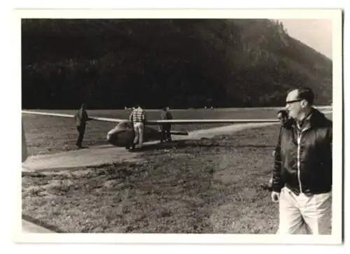 11 Fotografien Ansicht Kirchheim / Teck, Segelflugplatz Hahnweide, Segelflugzeuge auf dem Flugplatz