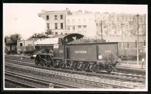 Fotografie britische Eisenbahn, Dampflok Southern Railways, Tender-Lokomotive Nr. 2422