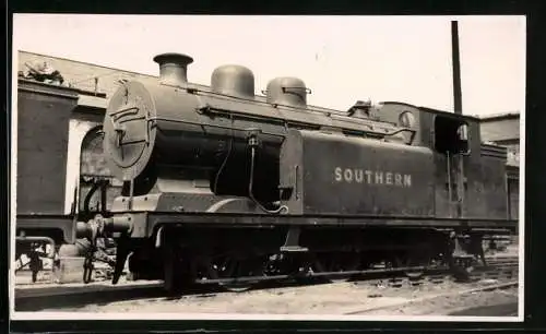 Fotografie britische Eisenbahn, Dampflok Southern Railways, Lokomotive Nr. 2407