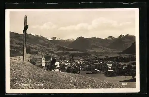 AK Kitzbühel, Ortsansicht von Anhöhe mit Kreuz