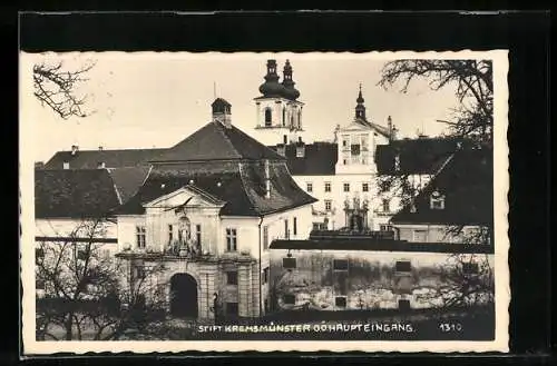 AK Kremsmünster /O.Ö., Haupteingang zum Stift