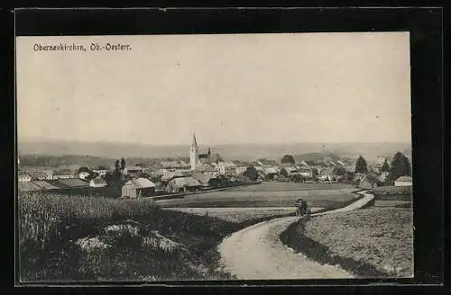 AK Oberneukirchen /Ob.-Oesterr., Ortsansicht mit Landstrasse