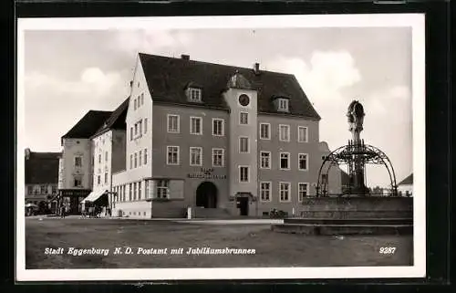 AK Eggenburg /N. O., Postamt mit Jubiläumsbrunnen