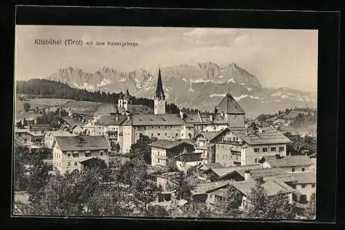AK Kitzbühel /Tirol, Ortsansicht mit Kirche und Kaisergebirge