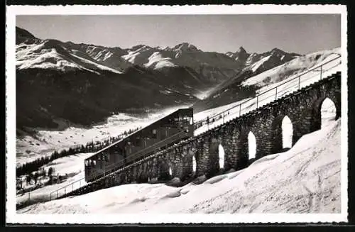 AK Davos-Parsenn, Bergbahn mit Blick auf Piz d`Aela & Tinzenhorn