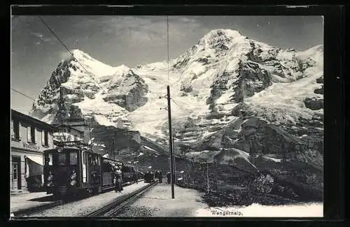 AK Wengernalp, Bahnhof, Bergbahn vor der Kulissse von Mönch u. Jungfrau