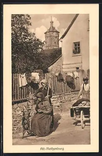 AK Rothenburg / Tauber, Alte Damen an einer Spindel vor dem Haus