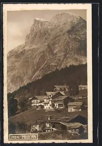 AK Mösern, Ortspartie mit Bergen