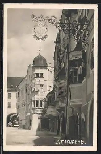 AK Rattenberg, Platzpartie mit Blick zum Stadttor