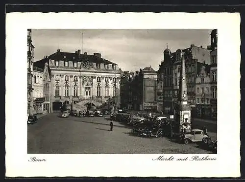AK Bonn, Markt mit Rathaus und Denkmal