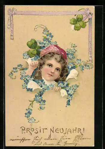 Präge-AK Kind schaut durch Vergissmeinnicht mit Kleeblatt und Glocke