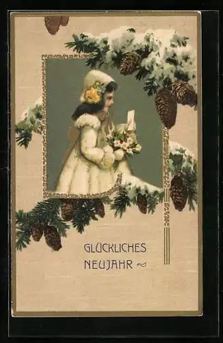 Präge-AK Glückliches Neujahr, Mädchen im Wintermantel mit Tannenzweigen und Zapfen