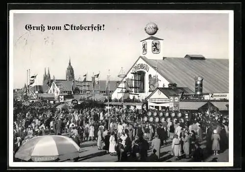 AK München, Oktoberfest 1955, Festgelände mit Gasthaus Löwenbräu und Kirche