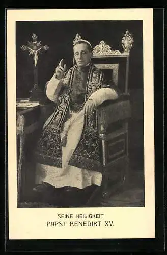 AK Papst Benedikt XV. mit erhobener Hand in einem Sessel sitzend