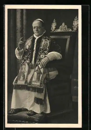 AK Papst Pius XI. auf seinem Thron