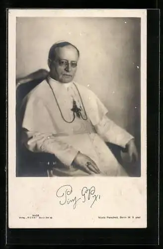 AK Papst Pius XI., sitzend in weissem Talar