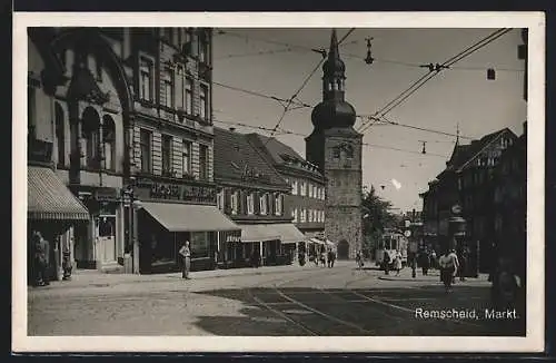 AK Remscheid, Markt mit Geschäften, Turm und Strassenbahn