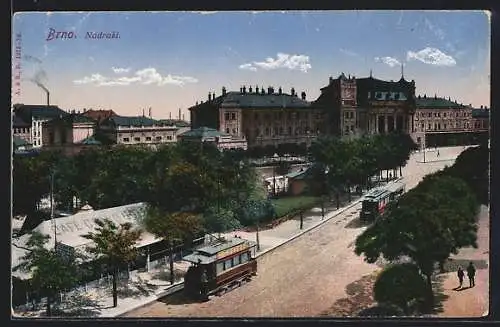 AK Brünn / Brno, Nádrazí, Blick zum Bahnhof, Strassenbahn