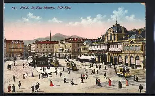 AK Nice, La Place Massena mit Strassenbahnen und Passanten