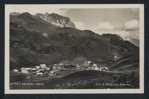 AK Zürs a. Arlberg, Ortsansicht vom Berg aus