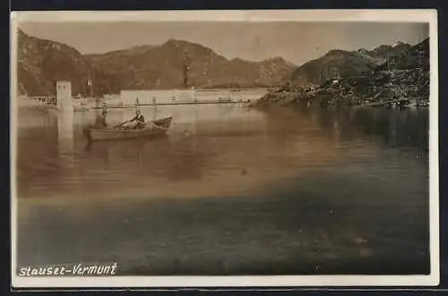 AK Stausee-Vermunt, Ruderboot auf dem Wasser