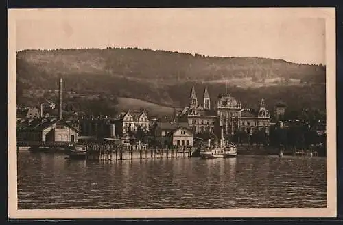 AK Bregenz a. B., Dampfer an der Hafenanlage, Postgebäude