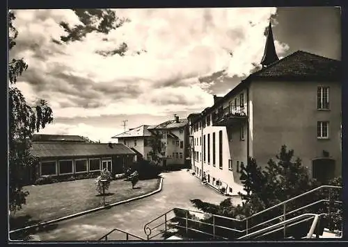 AK Herrenberg, Mutterhaus der Evang. Diakonieschwesternschaft, Innenhof mit Gartenhalle