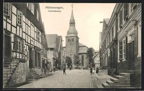 AK Hückeswagen, Marktstrasse mit Blick zur Kirche