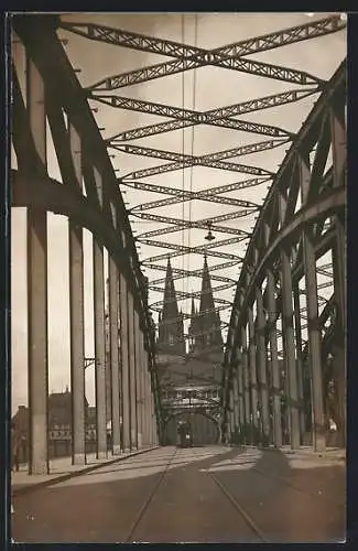 AK Köln, Strassenbahn auf der Hohenzollernbrücke