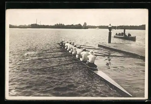 Foto-AK Ruderteam im Boot