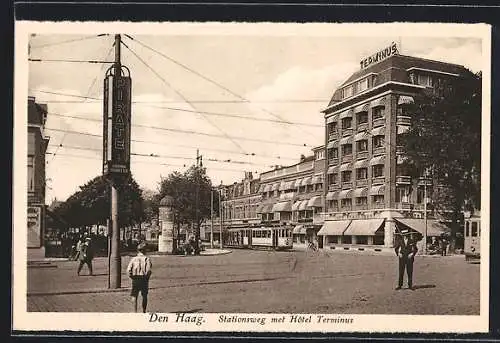 AK Den Haag, Stationsweg met Hôtel Terminus, Strassenbahn