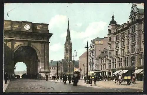 AK Newcastle, The Central Station, Strassenbahn