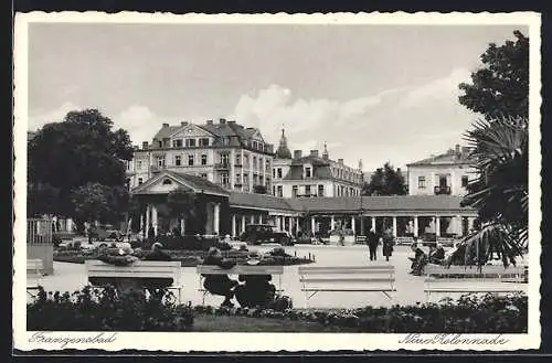 AK Franzensbad, Neue Kolonnade mit Sitzbänken