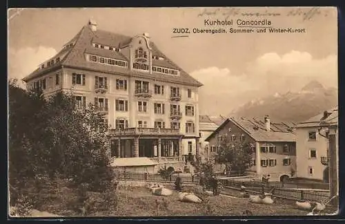 AK Zuoz, Kurhotel Concordia mit Umgebung und Bergblick