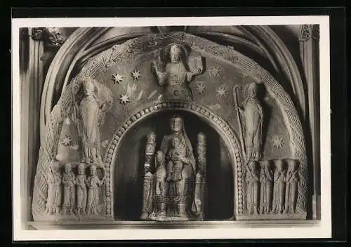 Foto-AK Deutscher Kunstverlag, Nr. Er 21: Erfurt, Dom, Altaraufsatz mit Muttergottes aus Stuck, um 1160