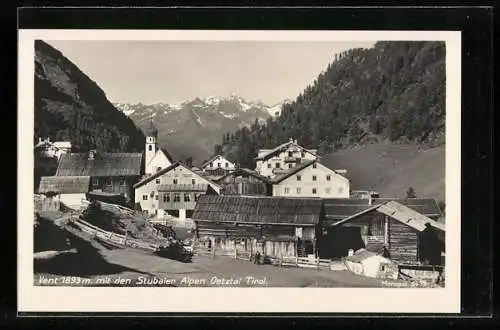 AK Vent /Oetztal, Ortsansicht mit Gasthaus zur Post und den Stubaier Alpen