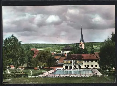 AK Eltmann a. Main, Blick übers Schwimmbad zur Kirche