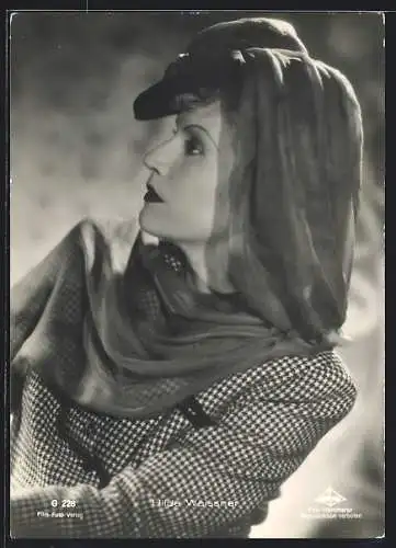 AK Schauspielerin Hilde Weissner mit Schleier in karierter Bluse