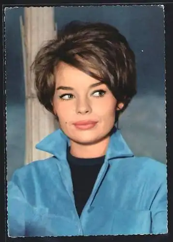 AK Schauspielerin Pascale Petit in blauer Jacke