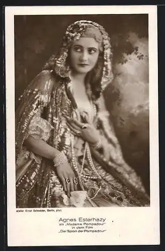 AK Schauspielerin Agnes Esterhazy als Madame Pompadour in dem Film Der Spion der Pompadour