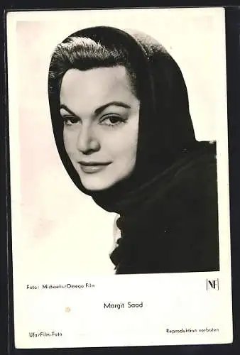AK Schauspielerin Margit Saad mit Kopftuch