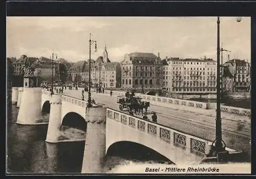 AK Basel, Mittlere Rheinbrücke mit Häuserpanorama