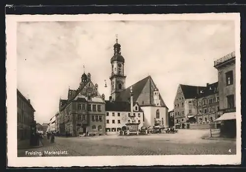 AK Freising, Marienplatz mit Kirche und Denkmal